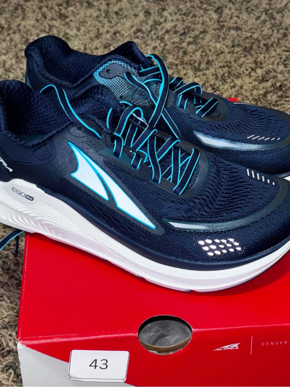Kuru Atom Womens Shoe SZ 9 W Running Trail Tidal Wave White Oasis Blue Sneaker